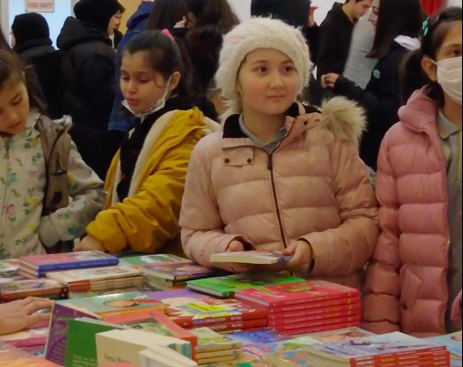 Altınova Belediyesi 2. Kitap Fuarı 25 Aralık tarihine kadar sizleri bekliyor